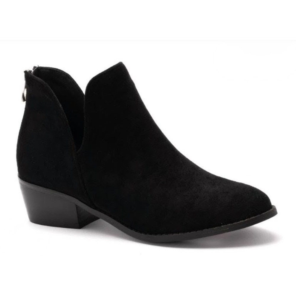 Boutique‎ by Corkys Vanish Booties Women's 6 Black Faux Suede V-Cut Ankle Boots